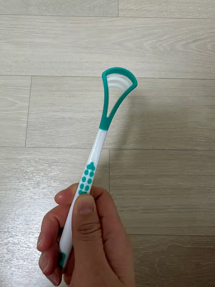 혀의 청결을 위한 클리너