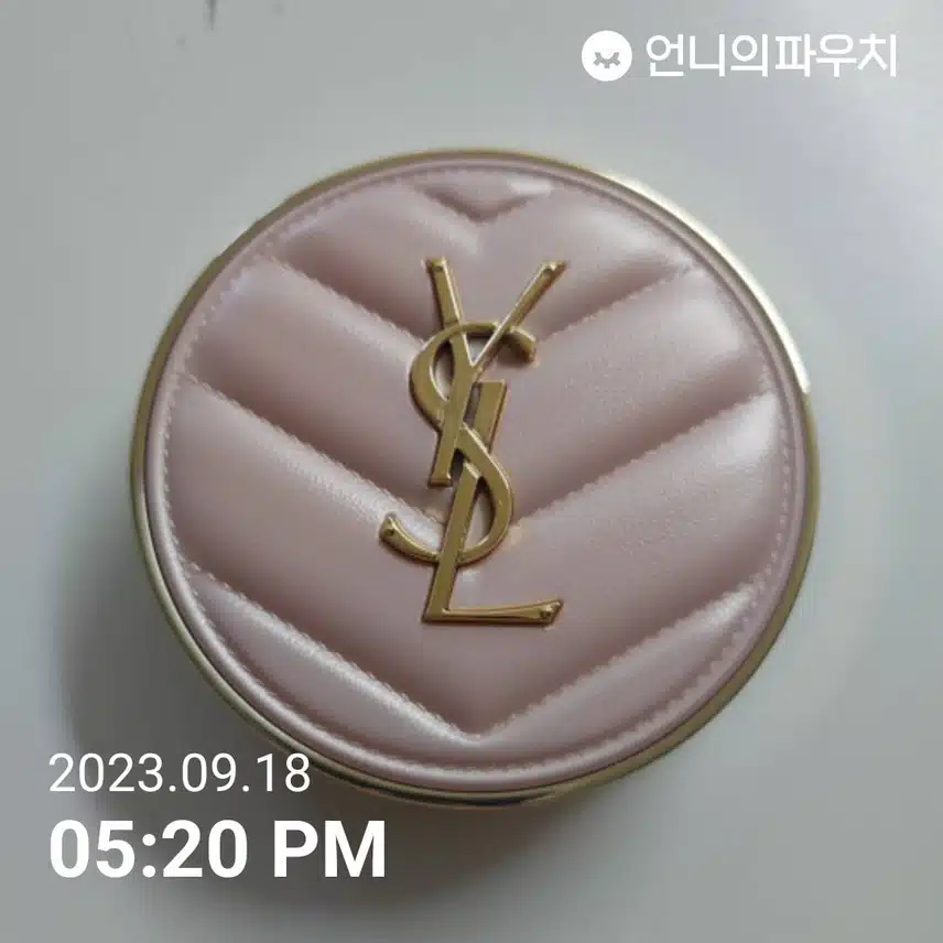 입생로랑 뚜쉬 에끌라 글로우 팩트 쿠션