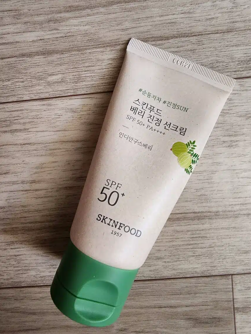 스킨푸드 베리 진정 선크림 