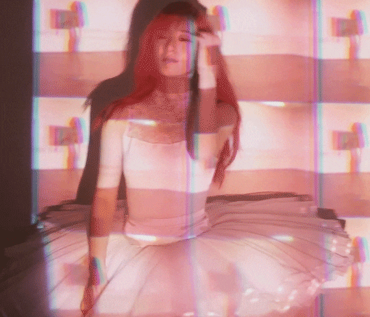 무대 위 크리스탈 그리워요