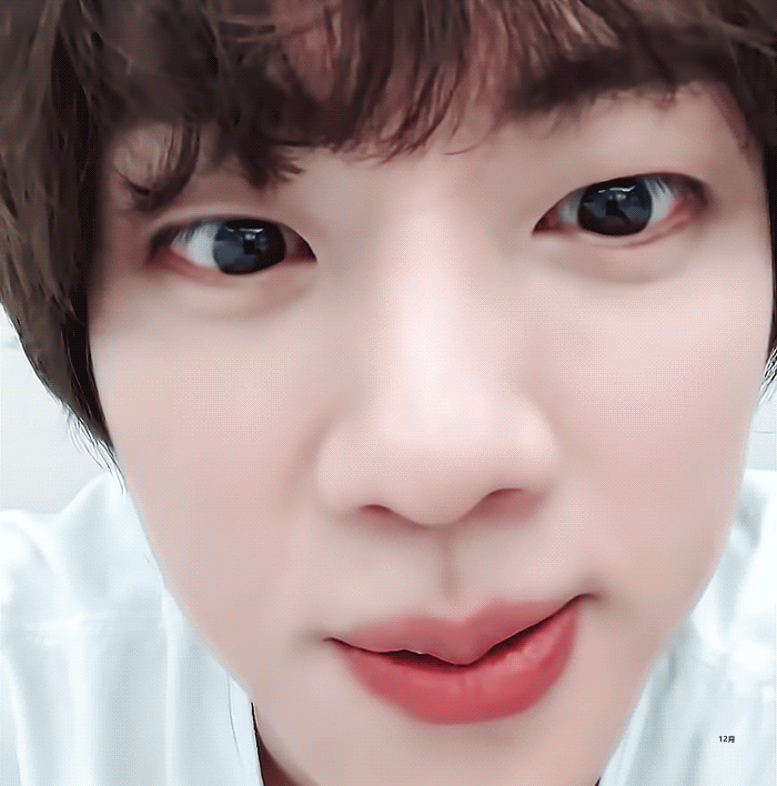 아이돌이랑 아이컨택해서 몇초 버티나 해보세요 ㅋㅋ
