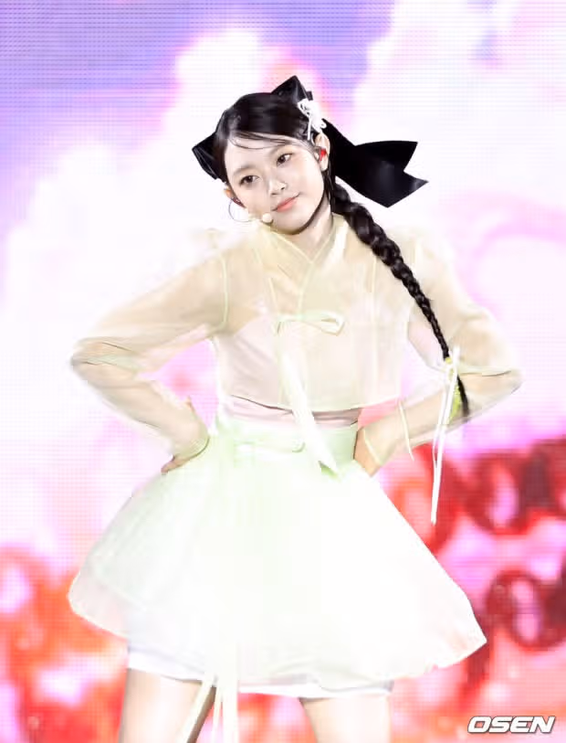 해린 연두색 한복 너무 잘 어울려요