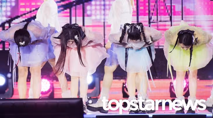 배꼽 인사 너무 귀여워요