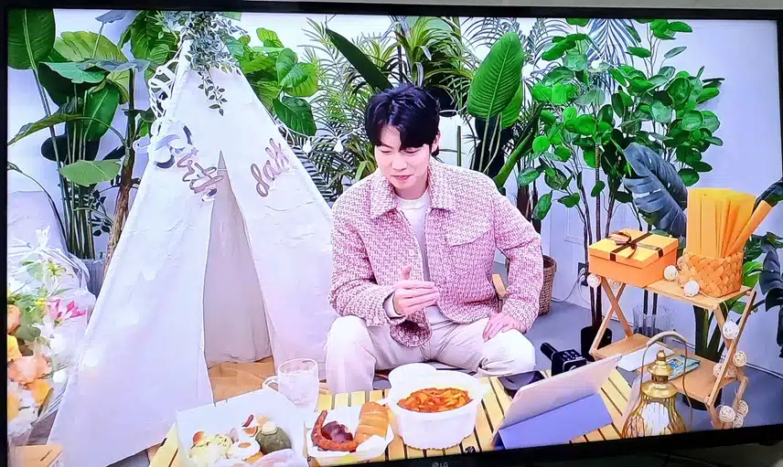 태진님 생일 축하파티 사진( 손샤인과 함께)