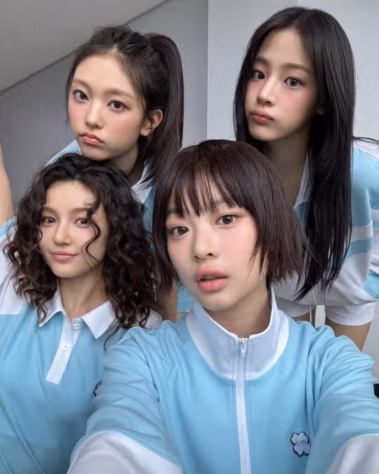 하늘색 체육복 너무 귀여워요