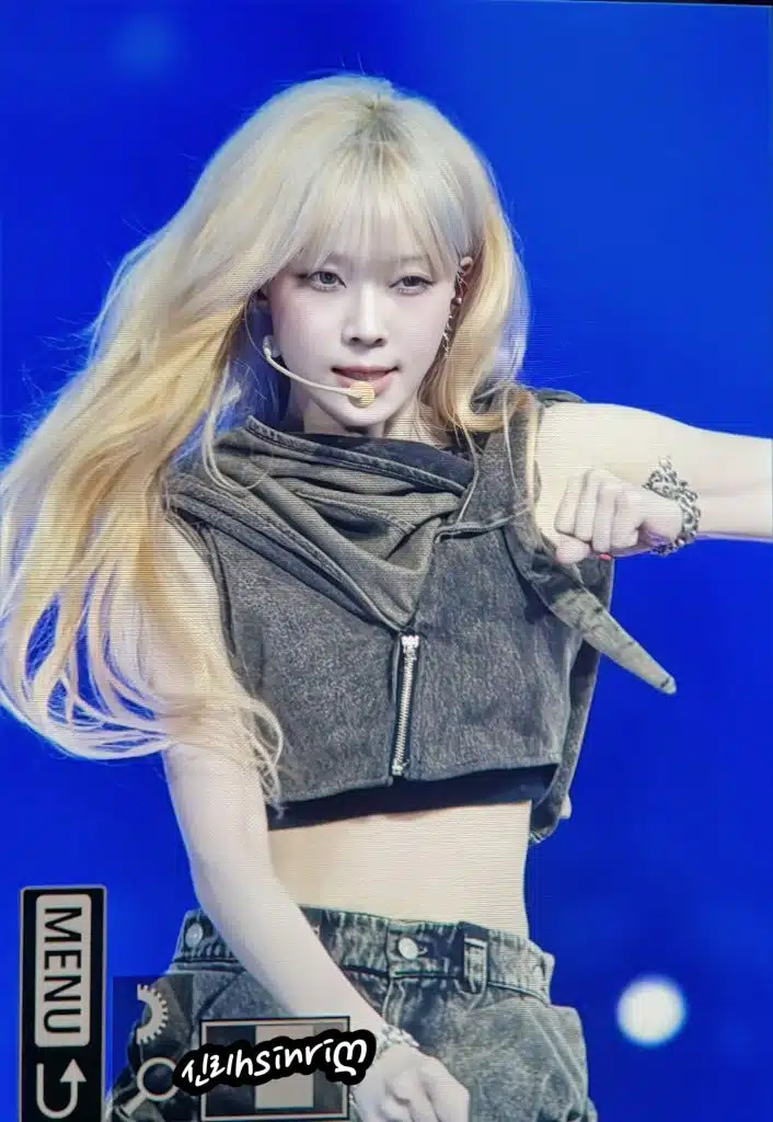 오늘 금발 풀뱅으로 난리난 윈터 프리뷰.jpg