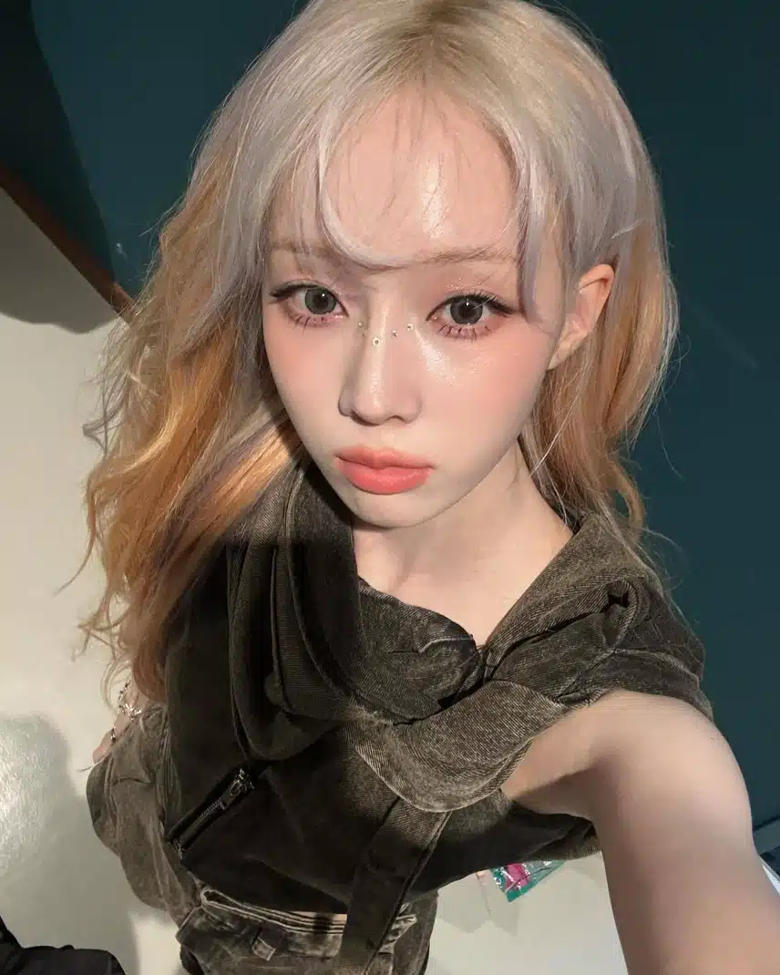 윈터 K-WAVE 착장셀카