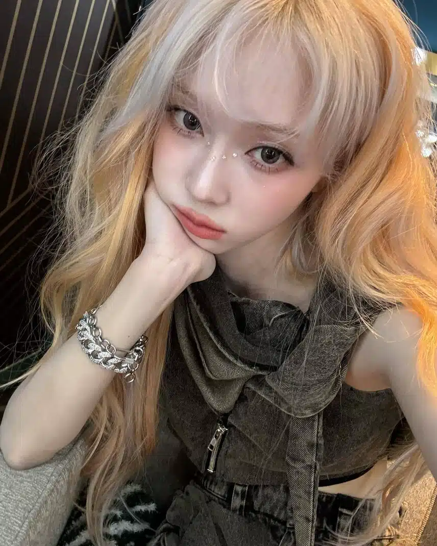 윈터 K-WAVE 착장셀카
