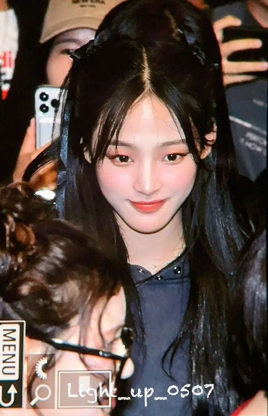 민지 리본이 진심 귀엽게 잘 어울리네요