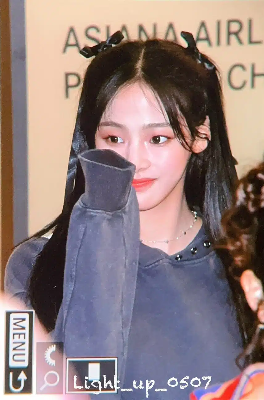민지 리본이 진심 귀엽게 잘 어울리네요