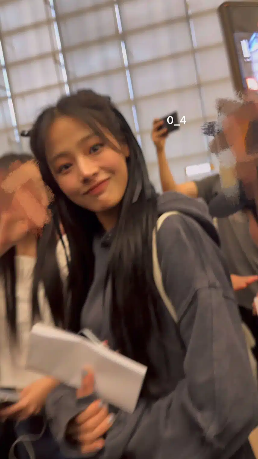 민지 리본이 진심 귀엽게 잘 어울리네요