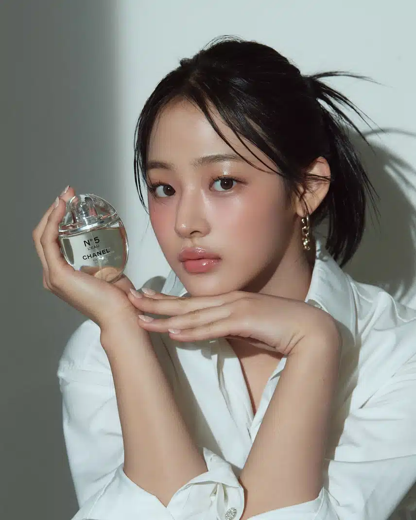 민지 샤넬향수 N5로드롭 광고
