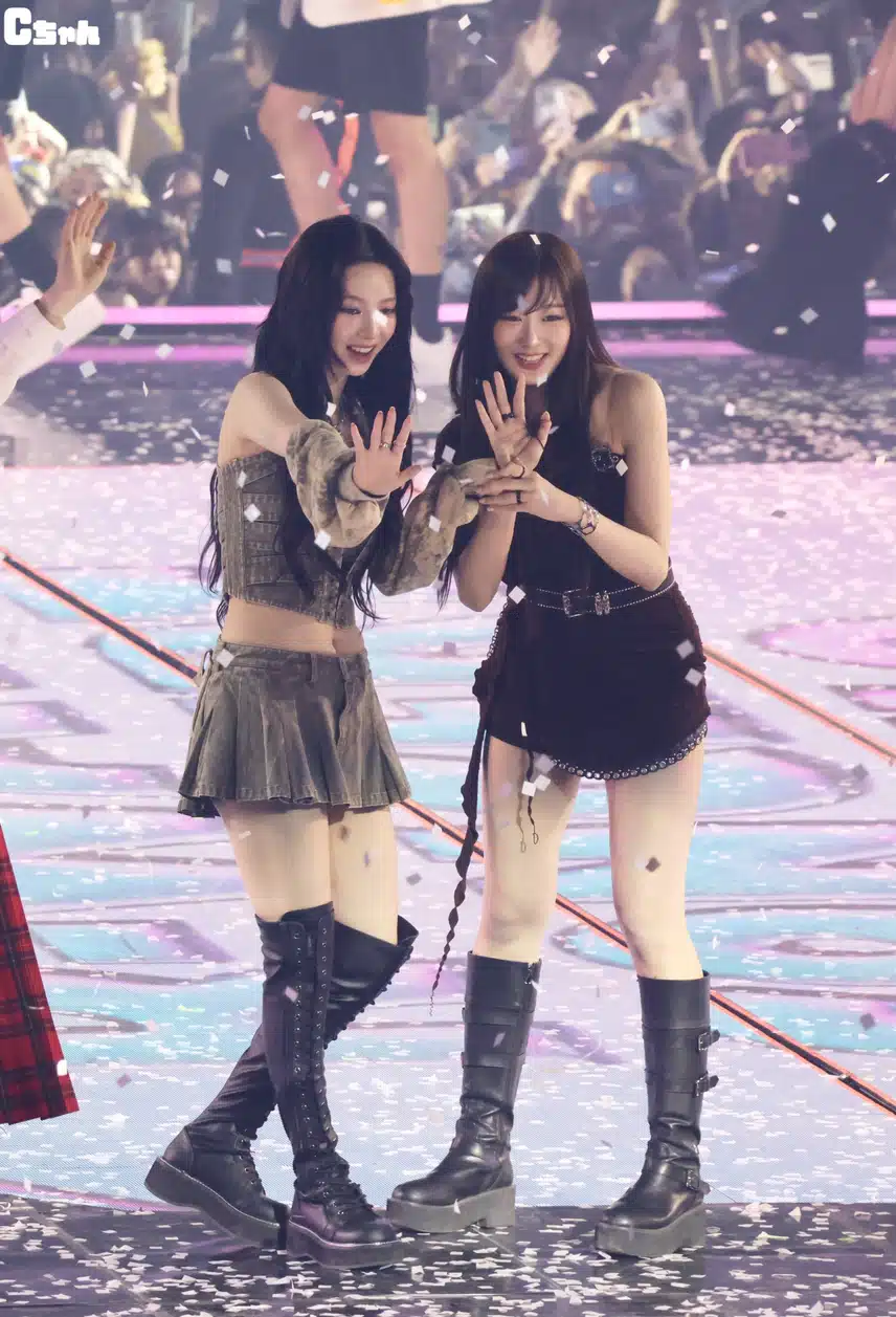 즐거워보이는 카리나와 지젤🎵