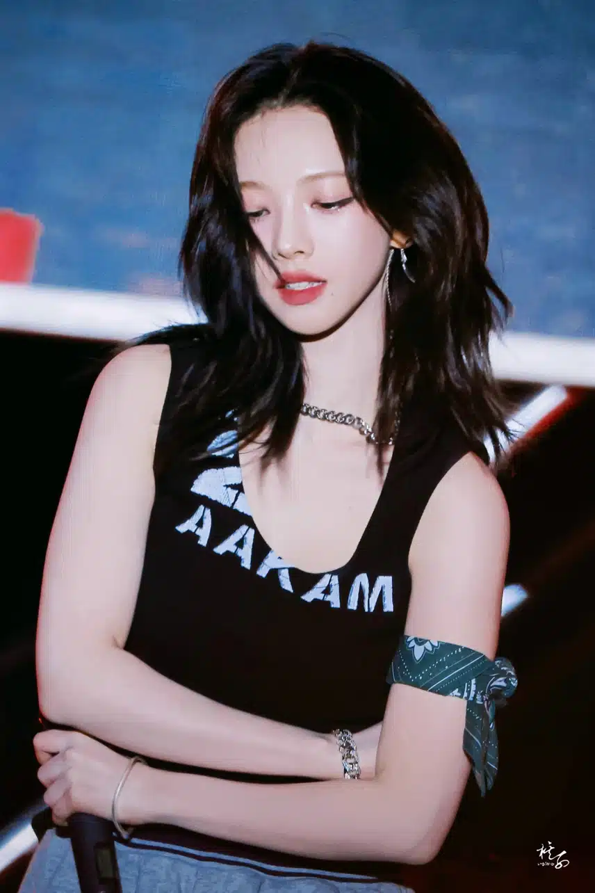 흑발 카리나🖤