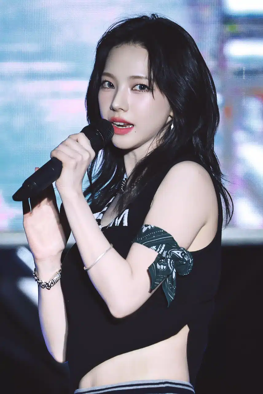 흑발 카리나🖤