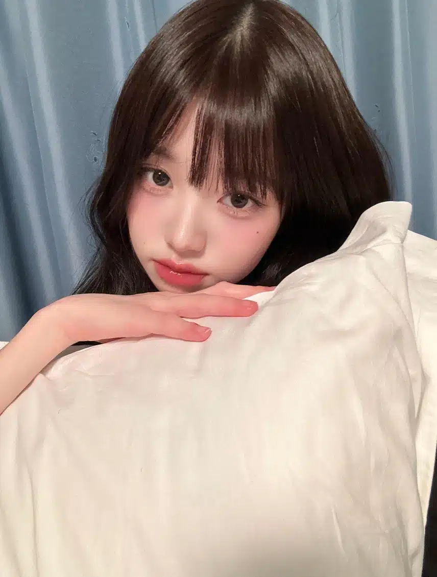 Le joli selfie sur l'oreiller de Jang Won-young !