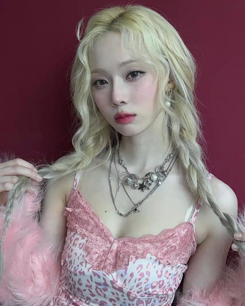 핑크공주 그자체라고 난리난 윈터 셀카🩷