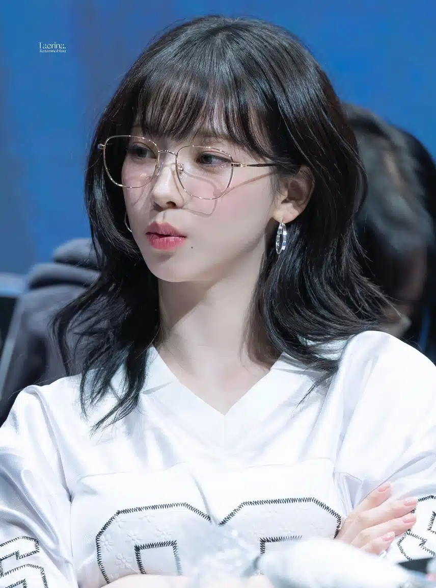 카리나와 안경, 지적이다!