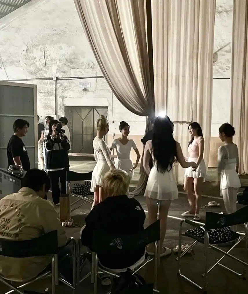 발레컨셉으로 찍엇다는 콘서트VCR