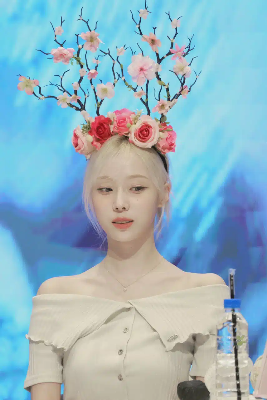 윈터, 어마무시한 화관! 무겁지 않을까?