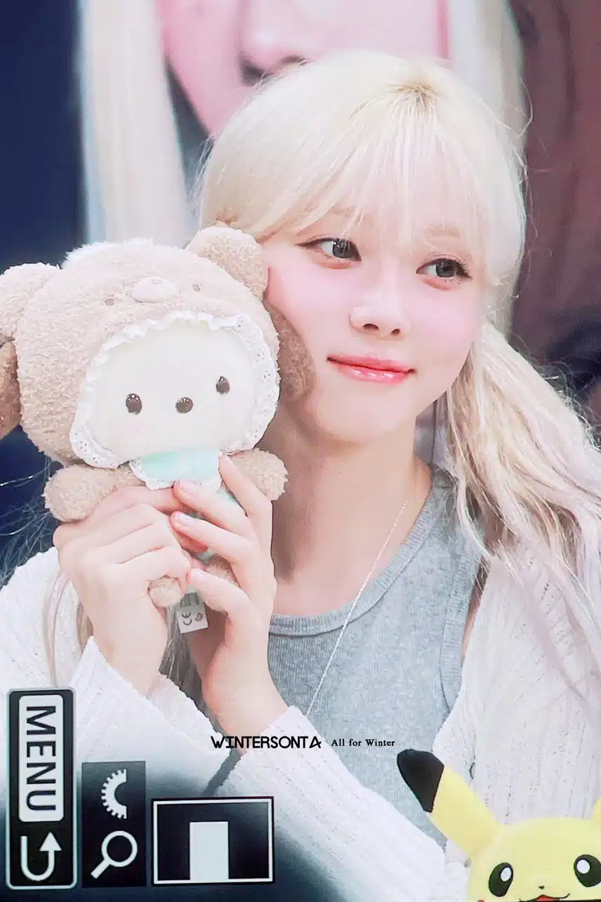 너무귀여운 인형들고잇는 윈터🎀