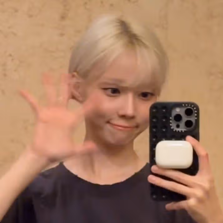 만두같은 윈터의 거울 셀카!