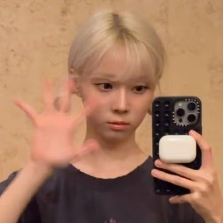 만두같은 윈터의 거울 셀카!