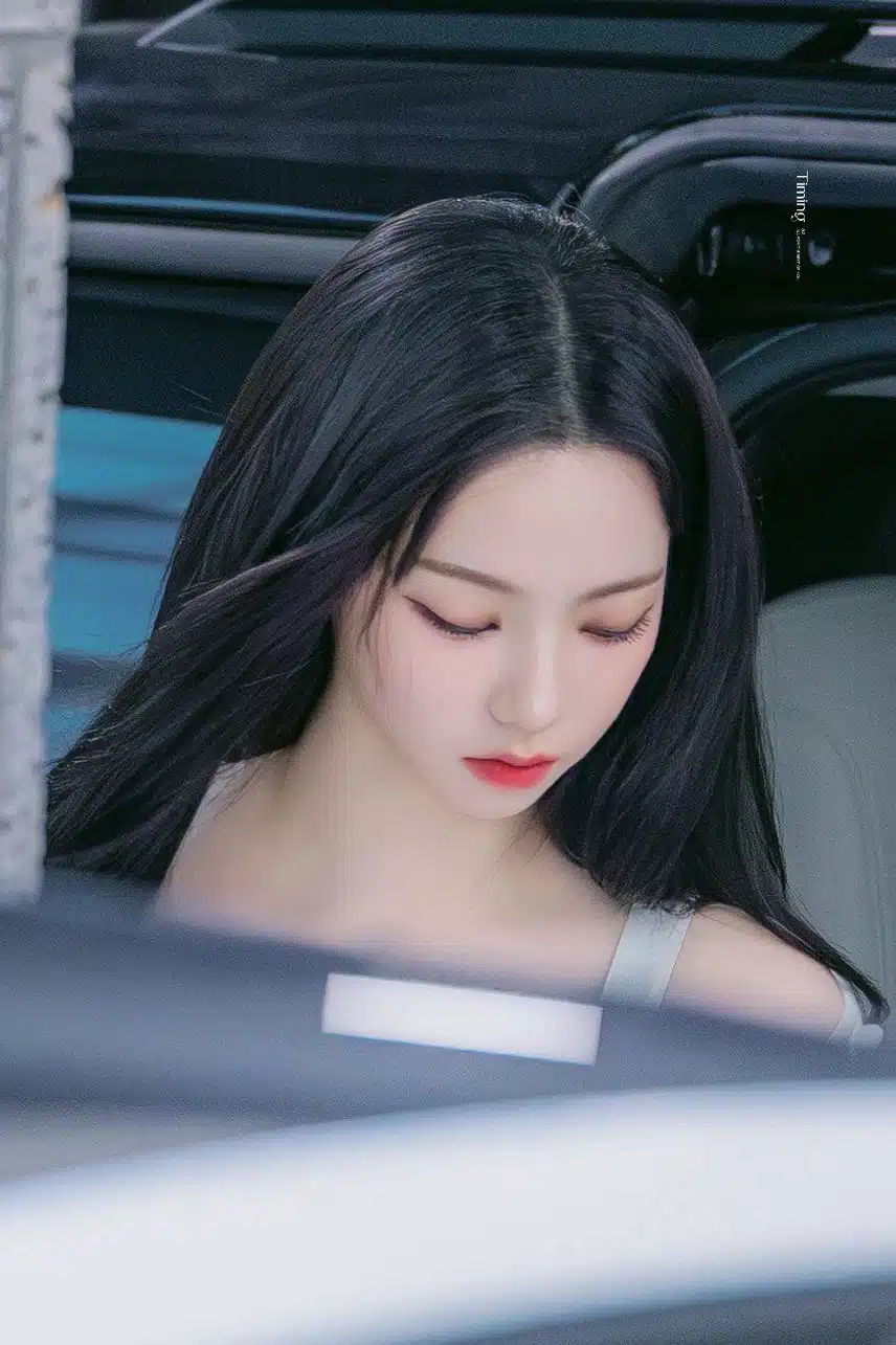 그린듯한 카리나의 미모