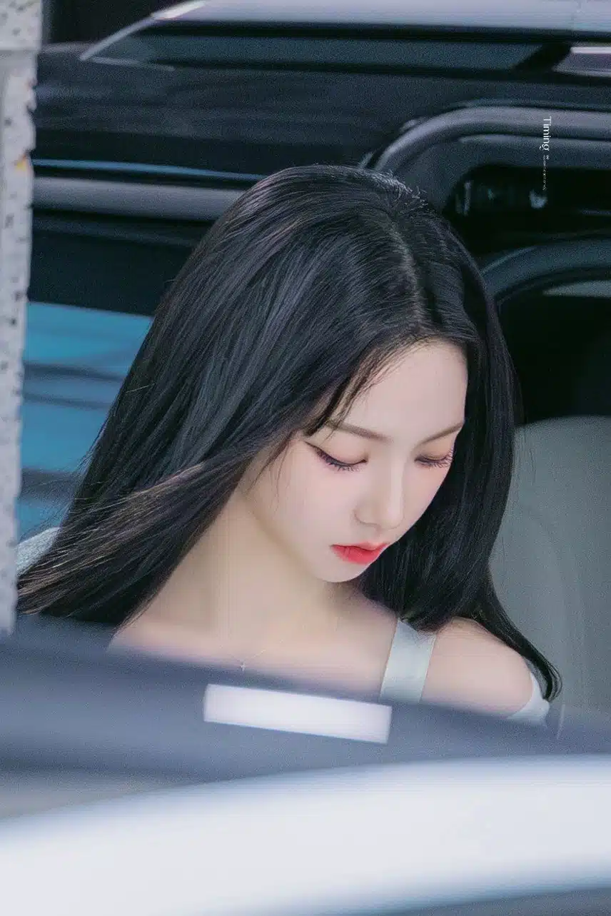 그린듯한 카리나의 미모