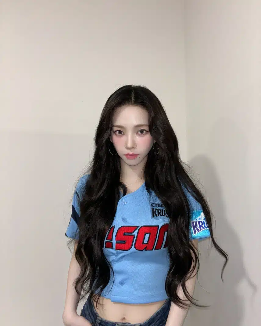 ㄹㅈㄷ 미모 자랑하고 갔다는 2024 카리나 시구.jpg 