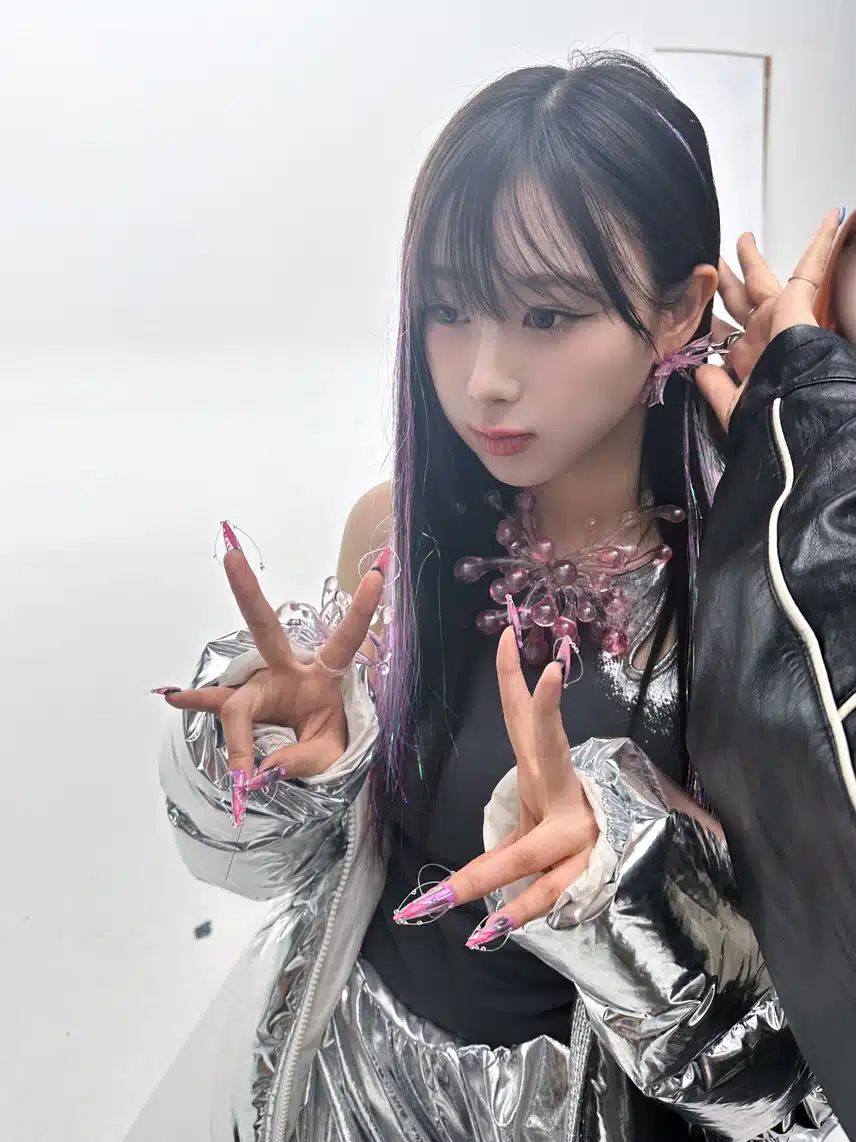 지젤 이번 활동 비하인드 사진!