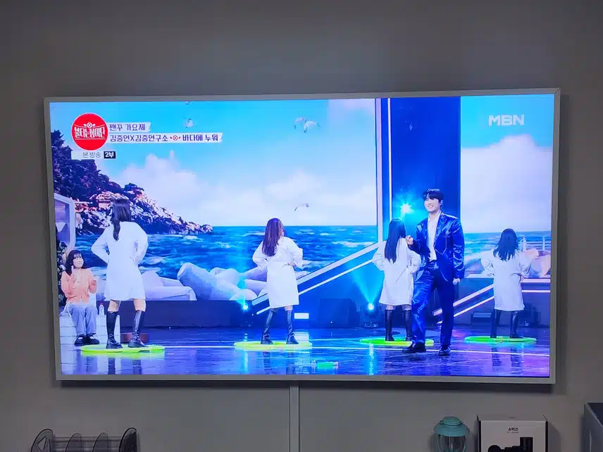 지금 불타는 장미단 보는 중인데...