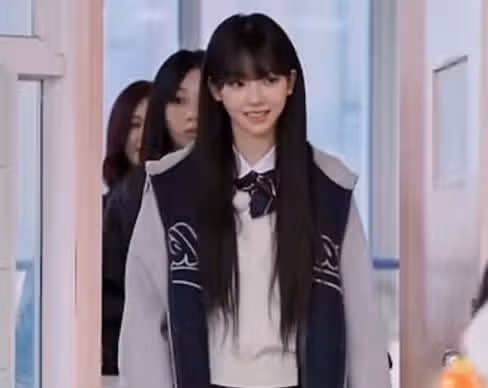 교복 카리나 여기서 못나가겟어