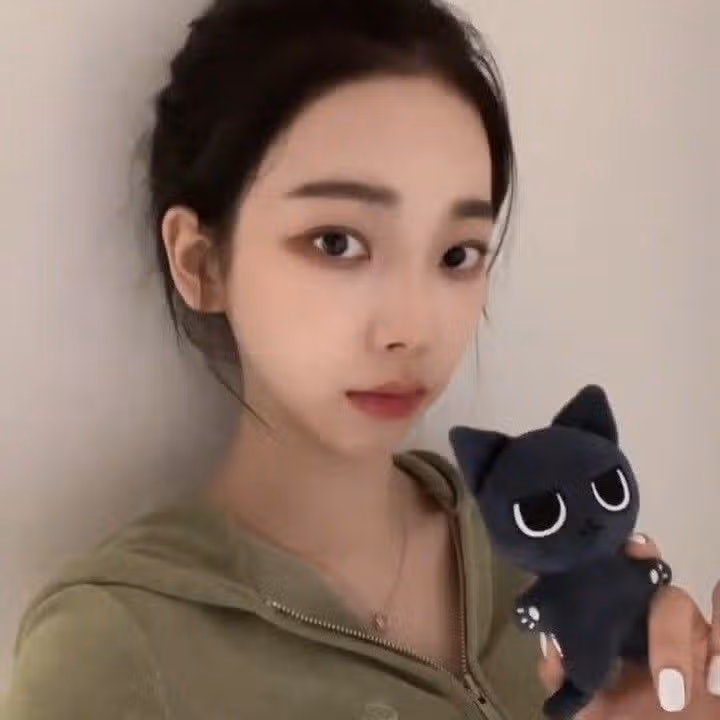 인형든 카리나  하나같이 다 귀엽따..