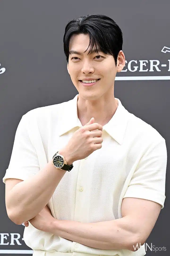 김우빈 예거르쿨트르 팝업 행사장 사진