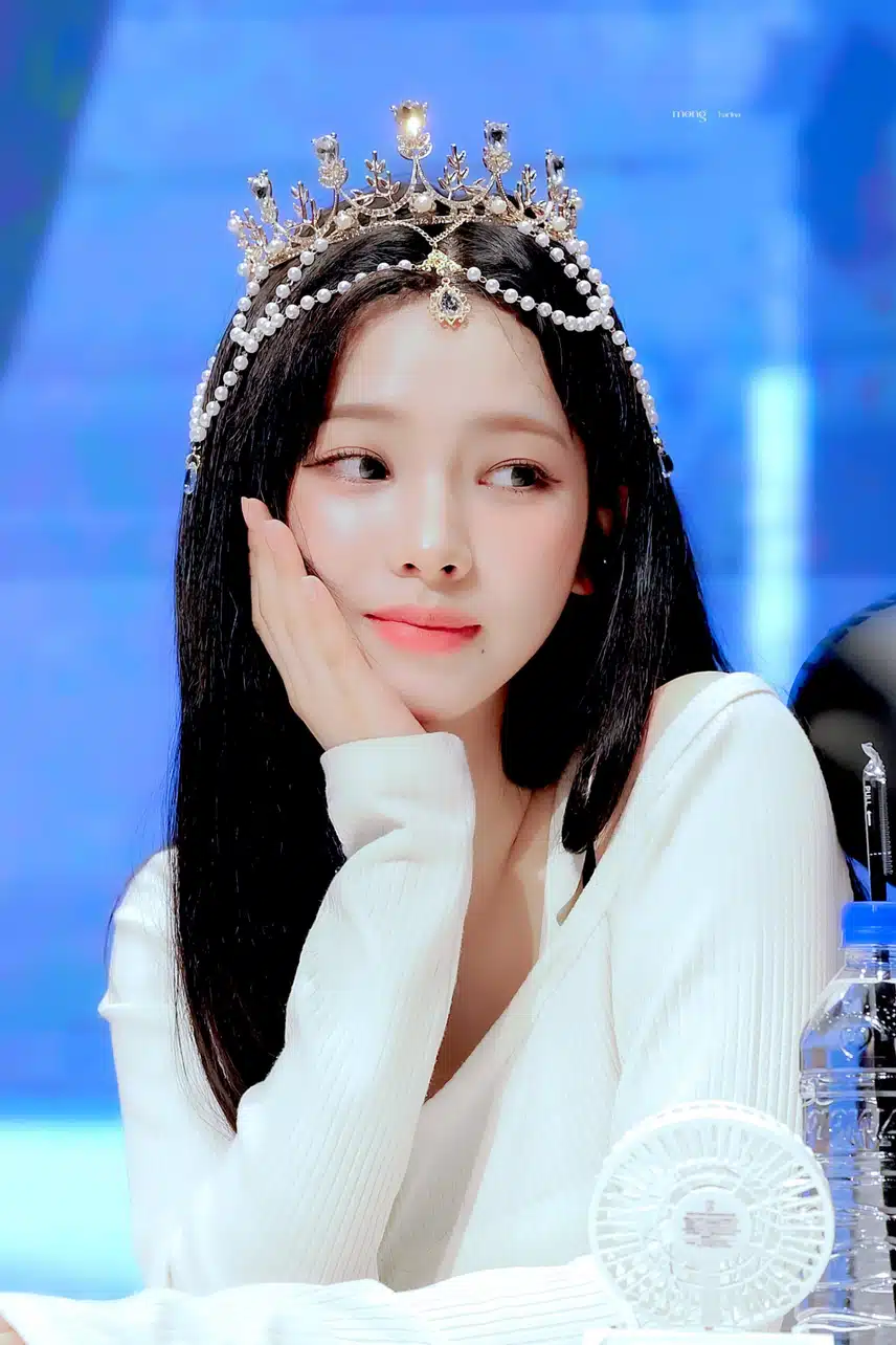 여신미 돋보 이는 카리나