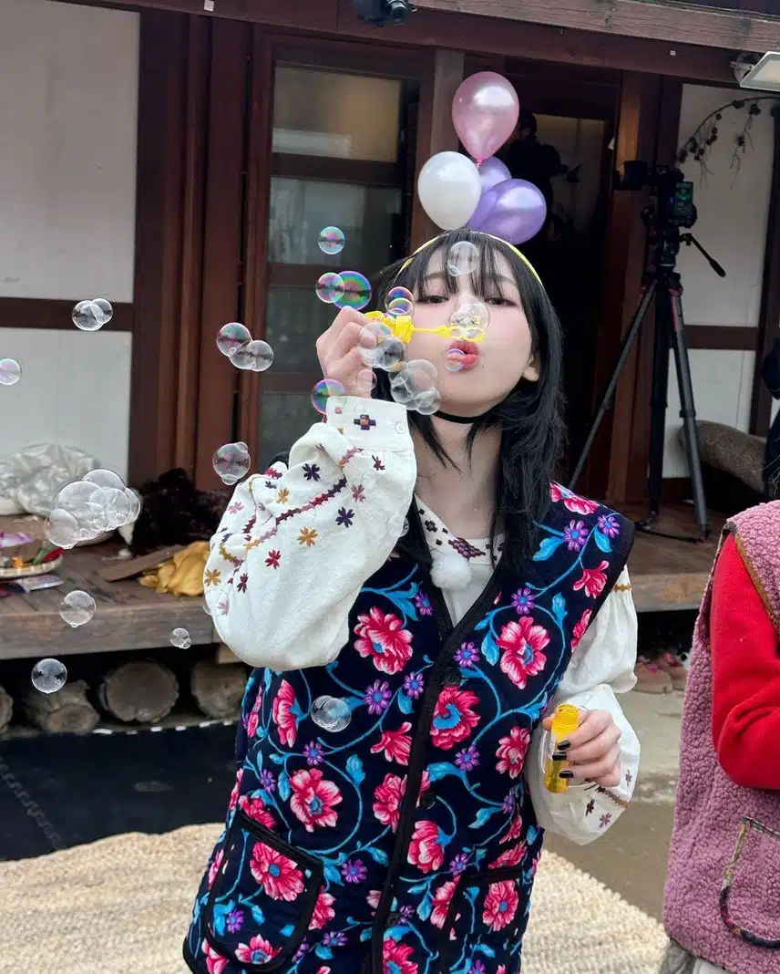 촌캉스룩도 어울리는 카리나 인스타
