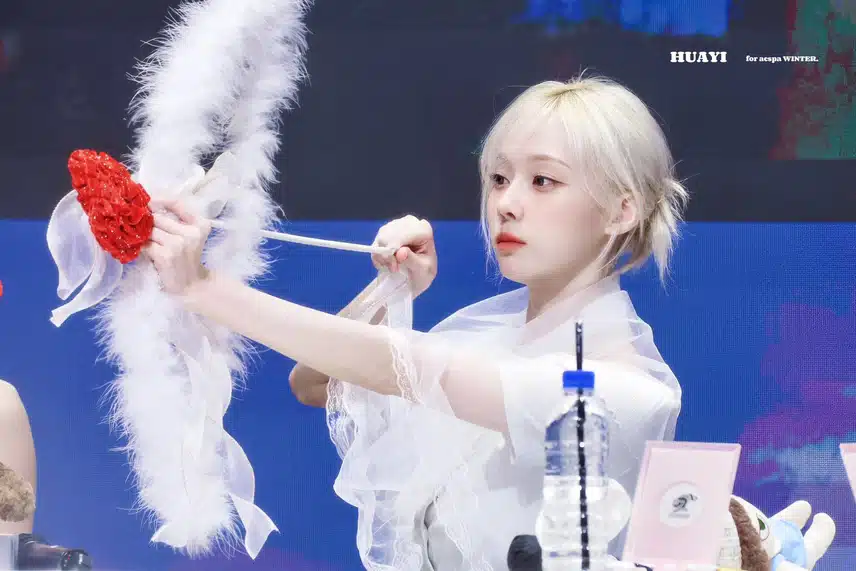 하트 화살쏘는 큐피트 윈터💫