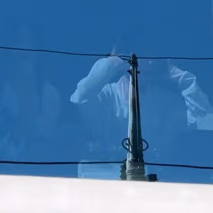 해린이 창문안에서 팬들보며 인사해줌ㅜㅜ🩷
