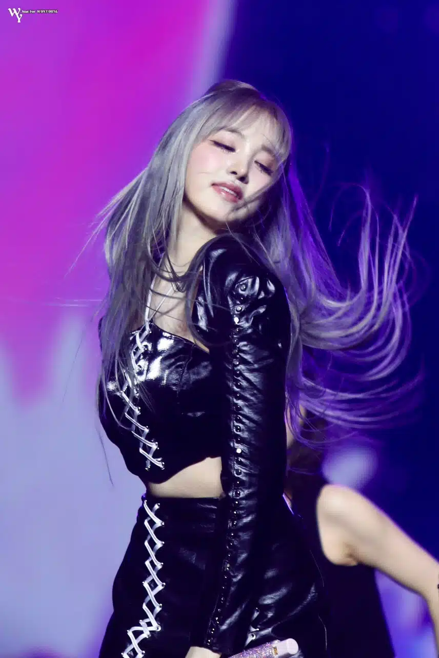 리즈 흩날리는 머리카락까지 다예뻐