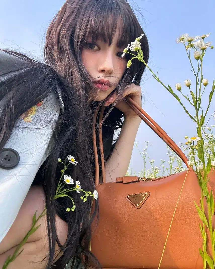 카리나 얼굴이 잘못했네