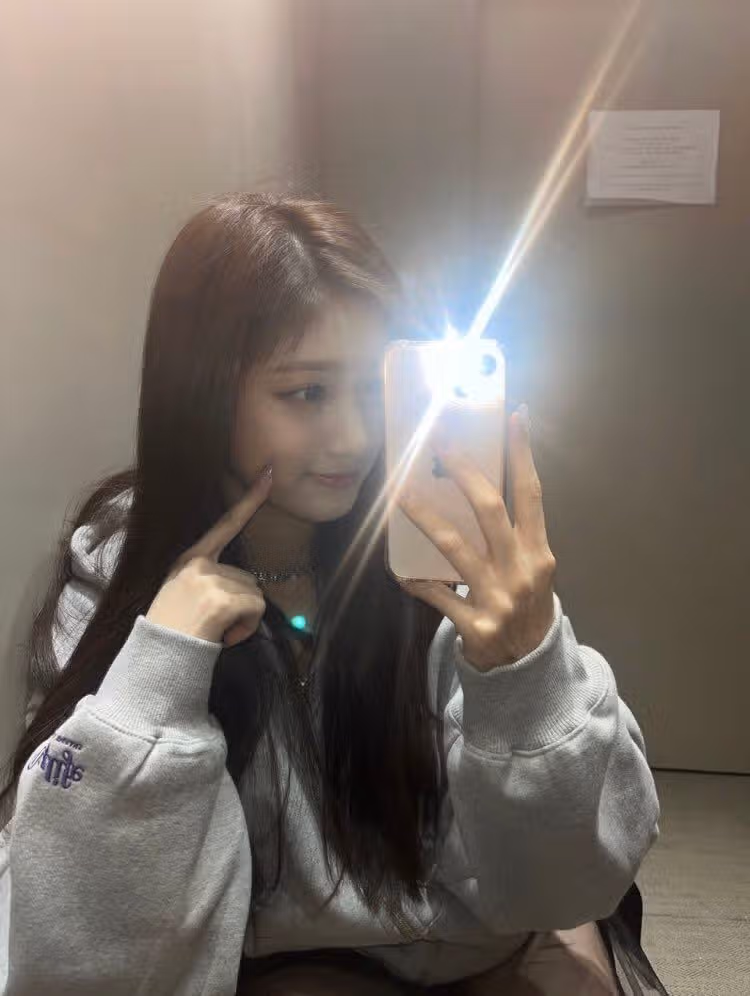 이서도 거울셀카 장인이야🪞💗