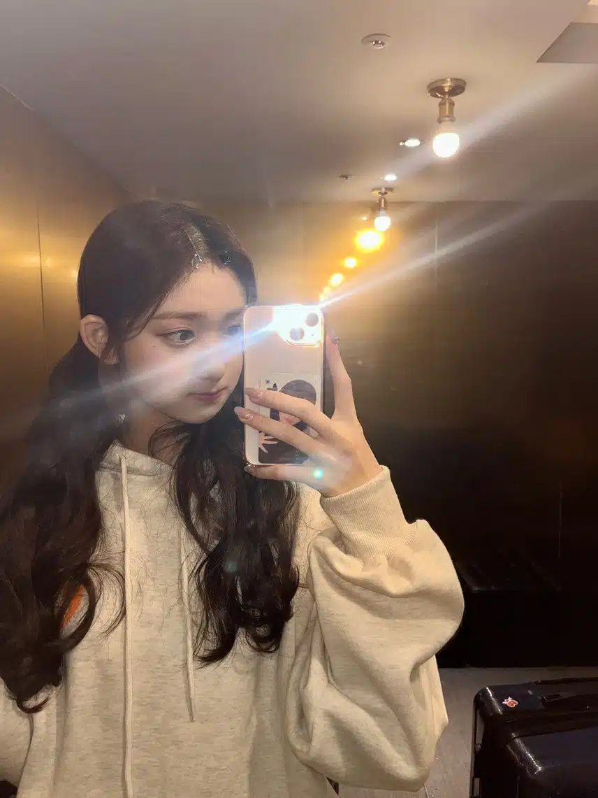 이서도 거울셀카 장인이야🪞💗