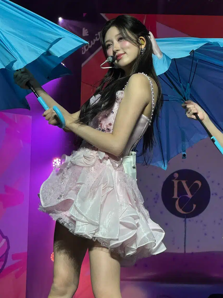 로판 영애같은 우산아래의 가을🧡