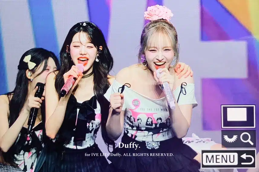빵 터진 장원영과 리즈~ ㅋㅋ