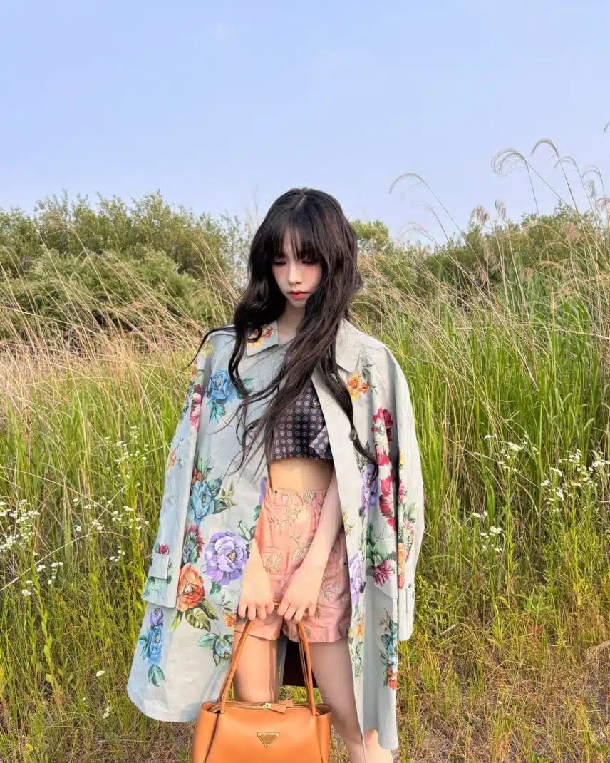 카리나와 꽃의 조합의 최고네요~