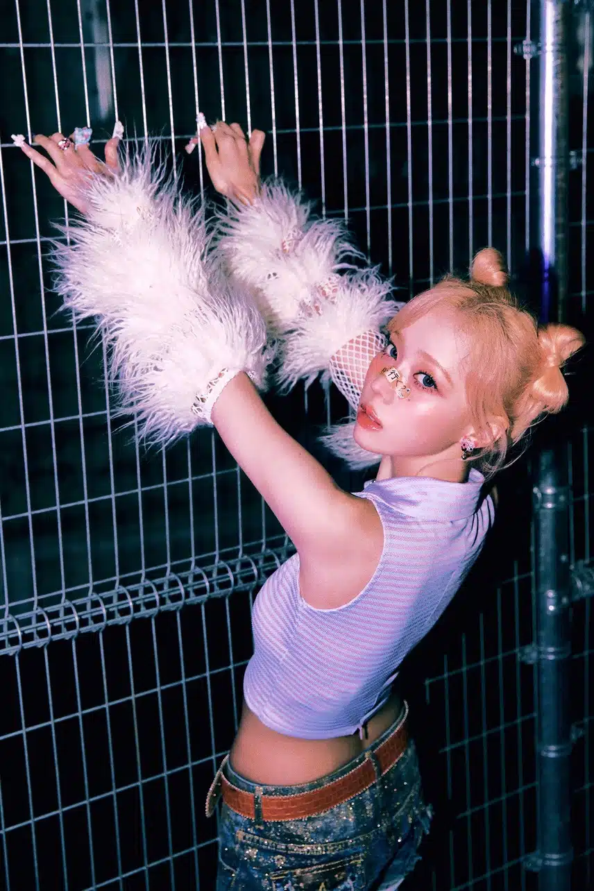 윈터 ‘Hot Mess’ Teaser Images