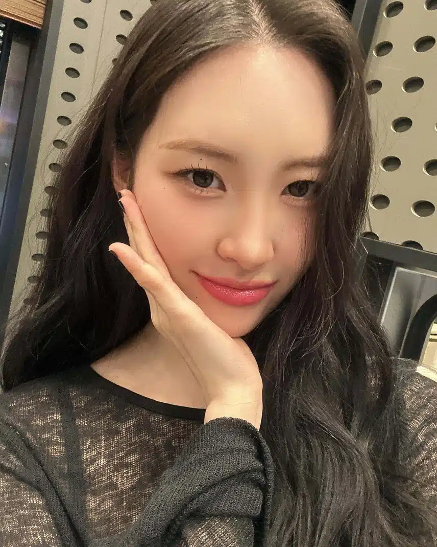 청하의 볼륨을 높여요 인스타 셀카📸