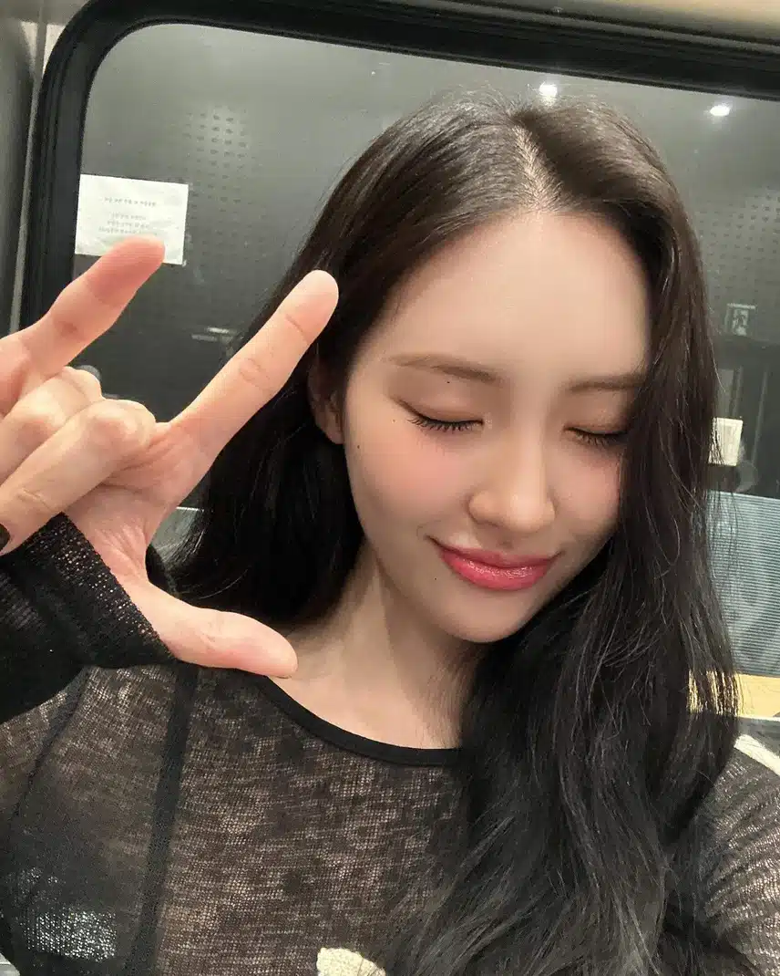 청하의 볼륨을 높여요 인스타 셀카📸