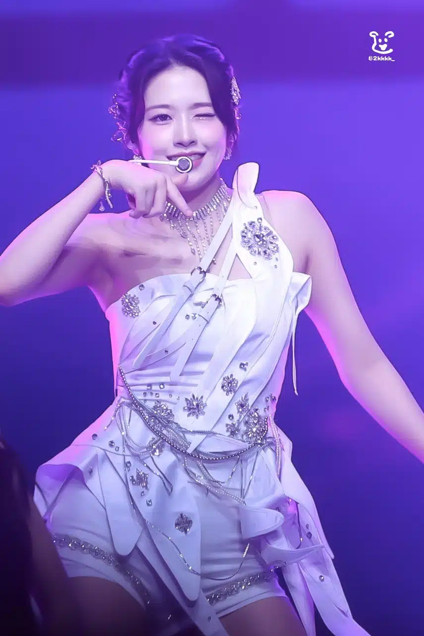 런던 안유진 개고트